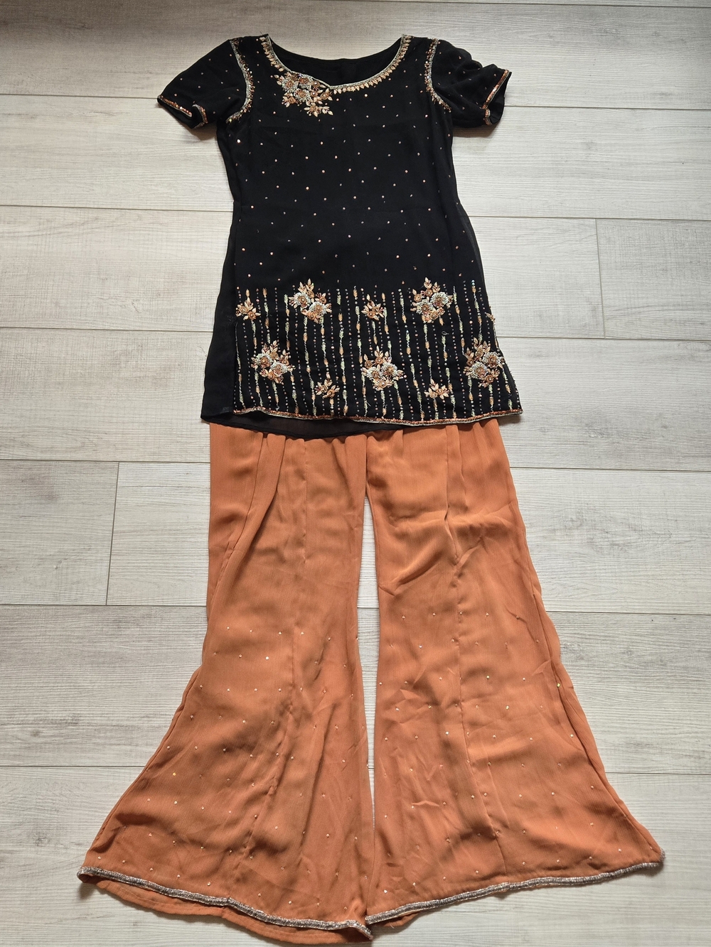 Pakistani Indian Salwar Kameez Suit Black and Peach Formal Size S